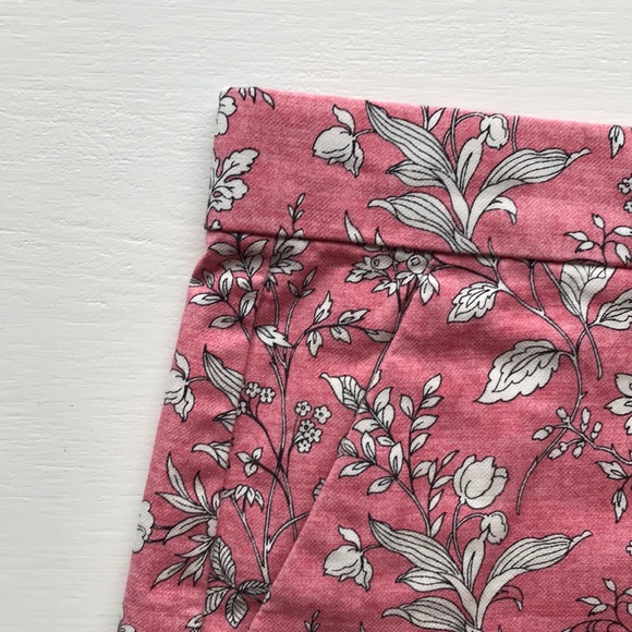 Floral Patterned Shorts - Picture 3 of 4